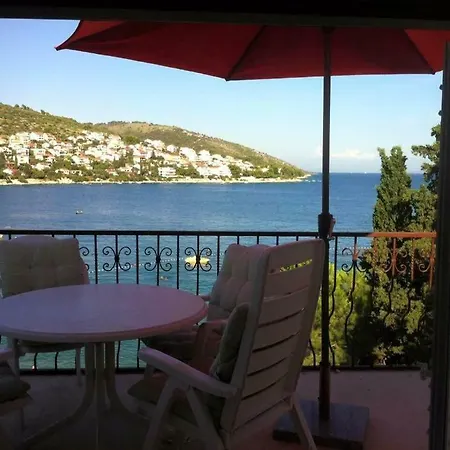 Apartment Casa Strauss Trogir